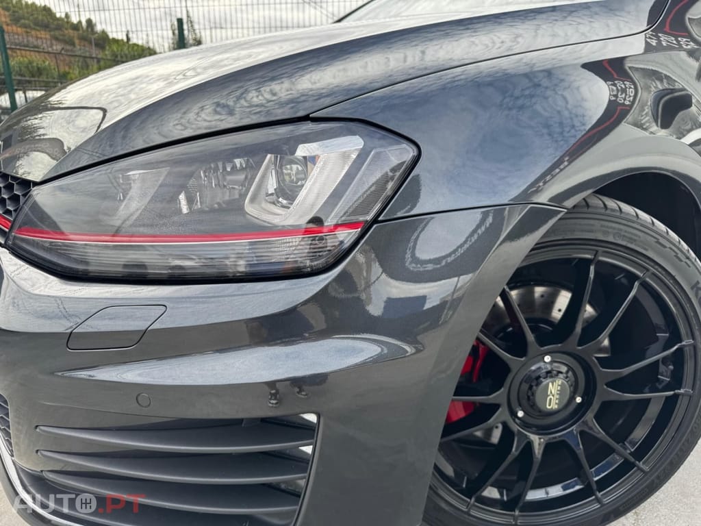 Volkswagen Golf 2.0 TSI GTI