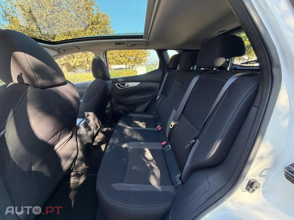 Nissan Qashqai 1.3 DIG-T MHEV Premiere Edition