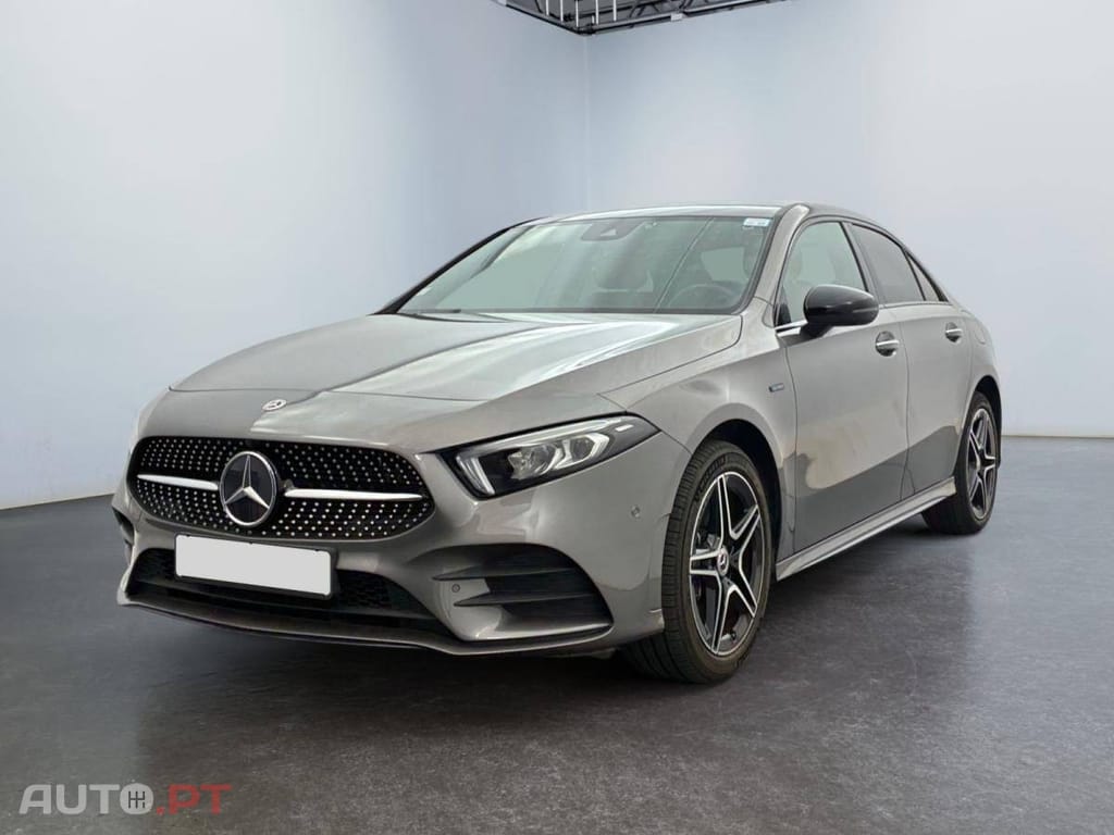 Mercedes-Benz A 250 e AMG Line