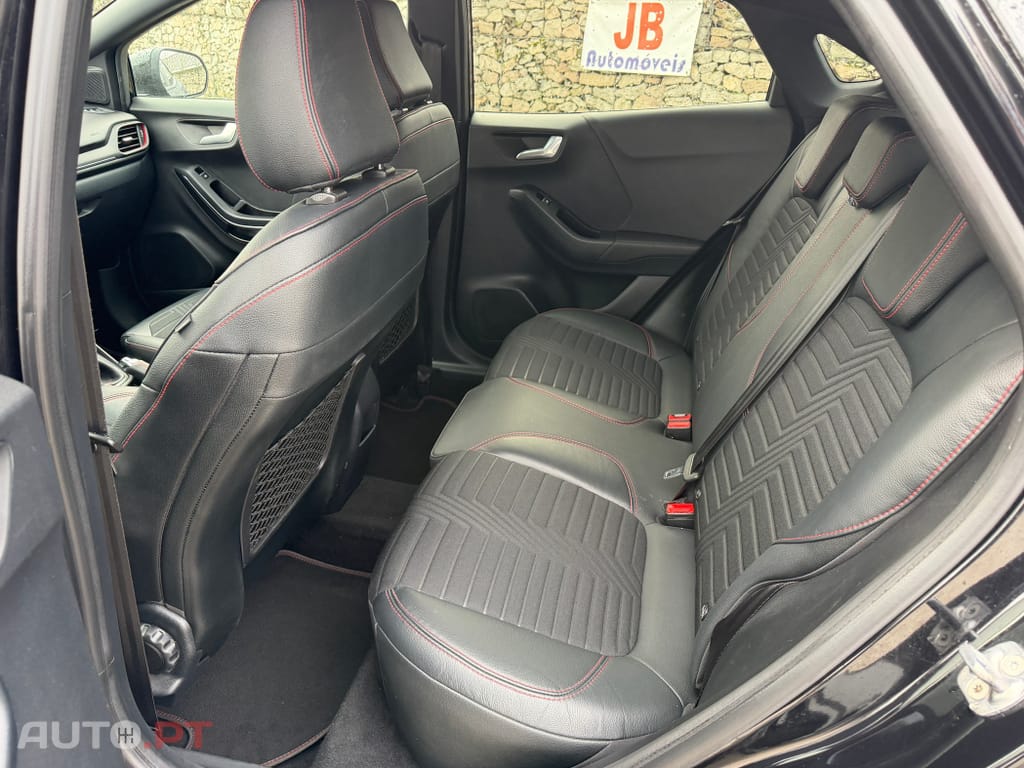 Ford Puma 1.0 EcoBoost Hybrid ST-LINE X