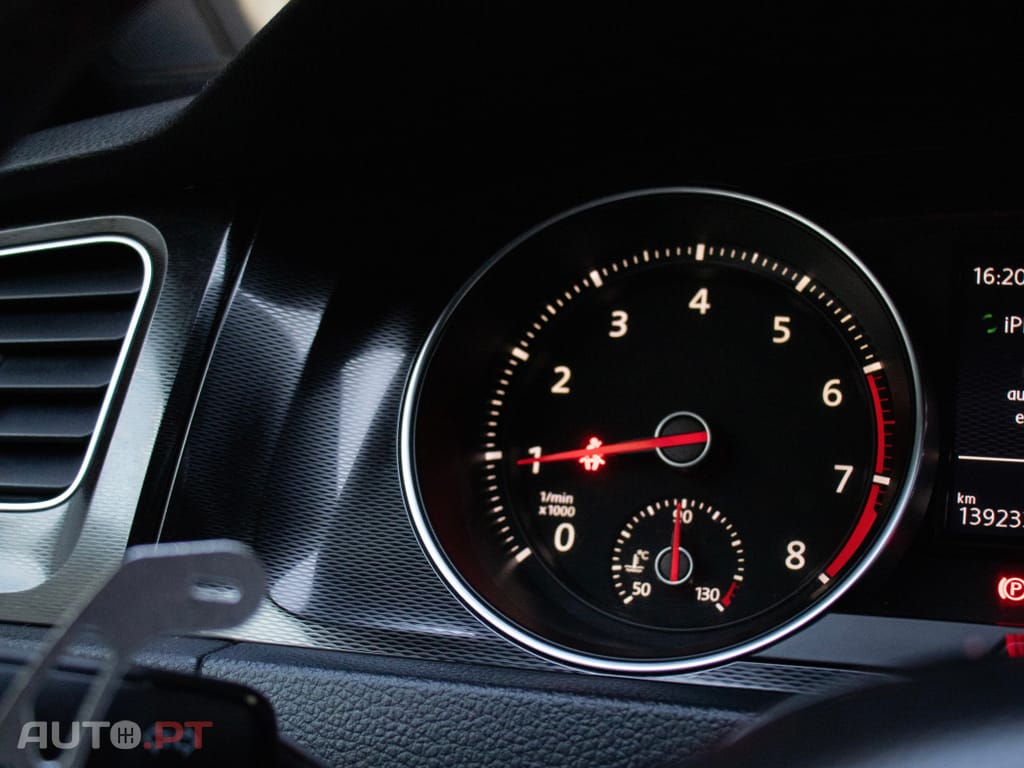 Volkswagen Golf GTI Performance BlueMotion DSG