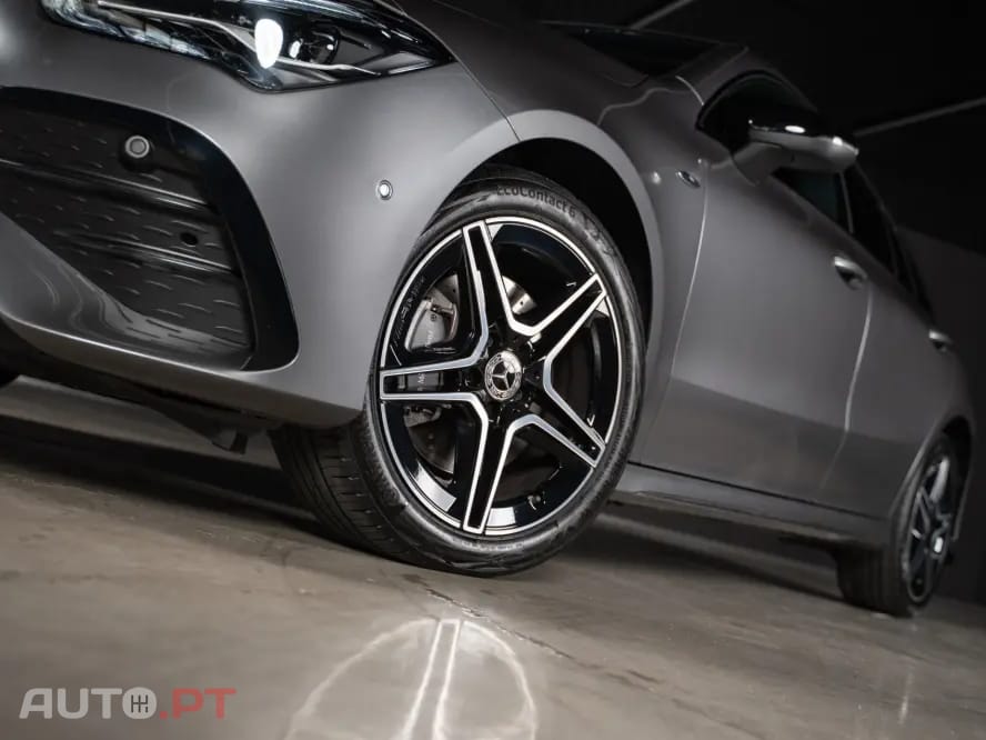 Mercedes-Benz CLA 250 e Shooting Brake AMG Line — fotografia 7