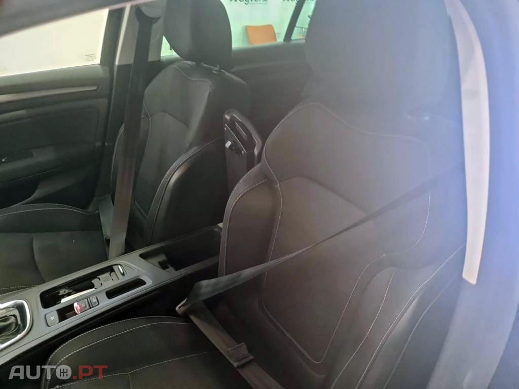 Renault Mégane Sport Tourer  1.6 E-Tech Plug-In Intens