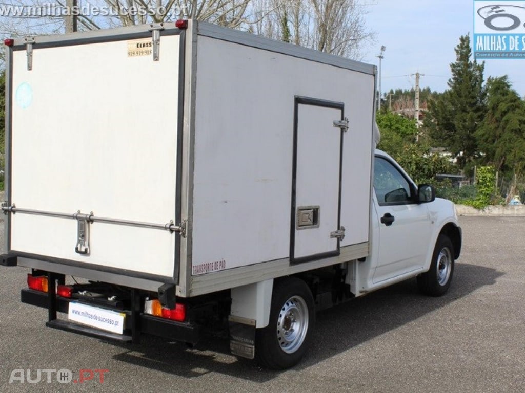 Isuzu D-Max 2.5 DTi 4x2 Cab. Simples 3 Lug. 136 cv