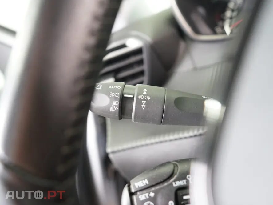Peugeot 2008 1.2 PureTech Allure