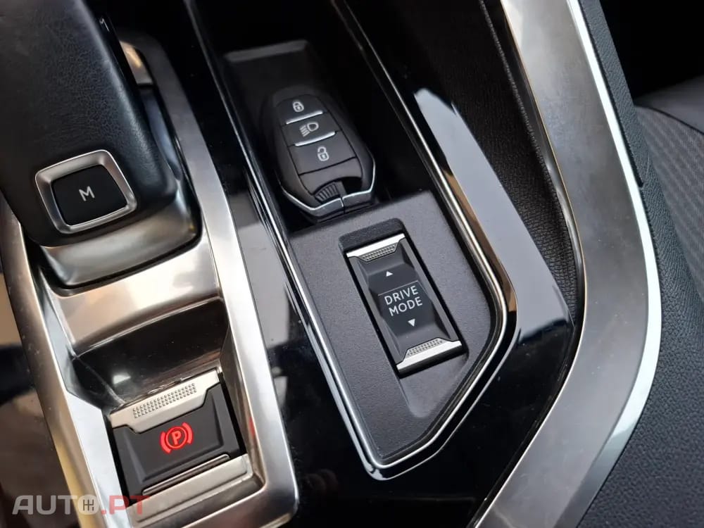 Peugeot 3008 1.5 BlueHDi Allure EAT8