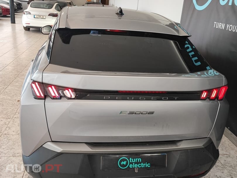 Peugeot E-3008 73 kWh Allure