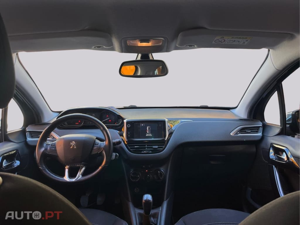 Peugeot 208  1.2 VTi Style