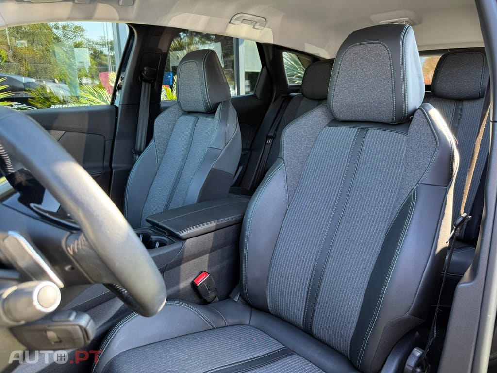 Peugeot 3008 1.6 Hybrid Allure e-EAT8