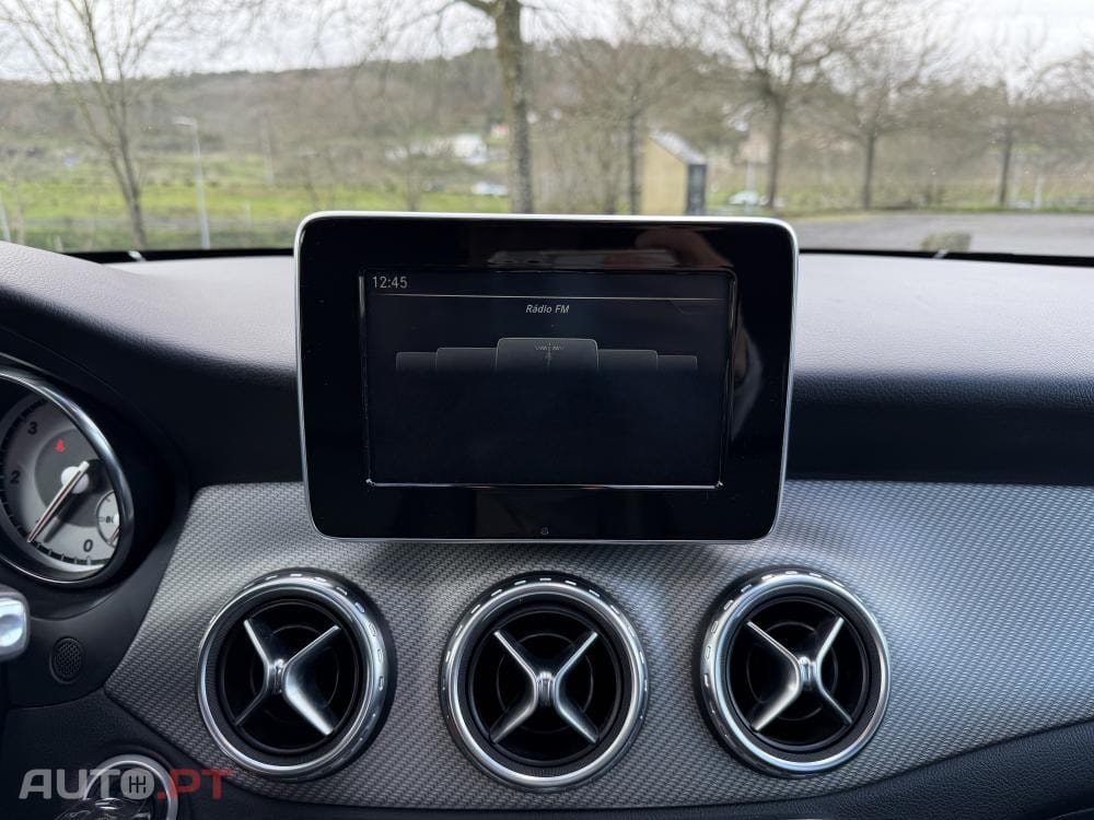 Mercedes-Benz GLA 180 d 7G-DCT Urban