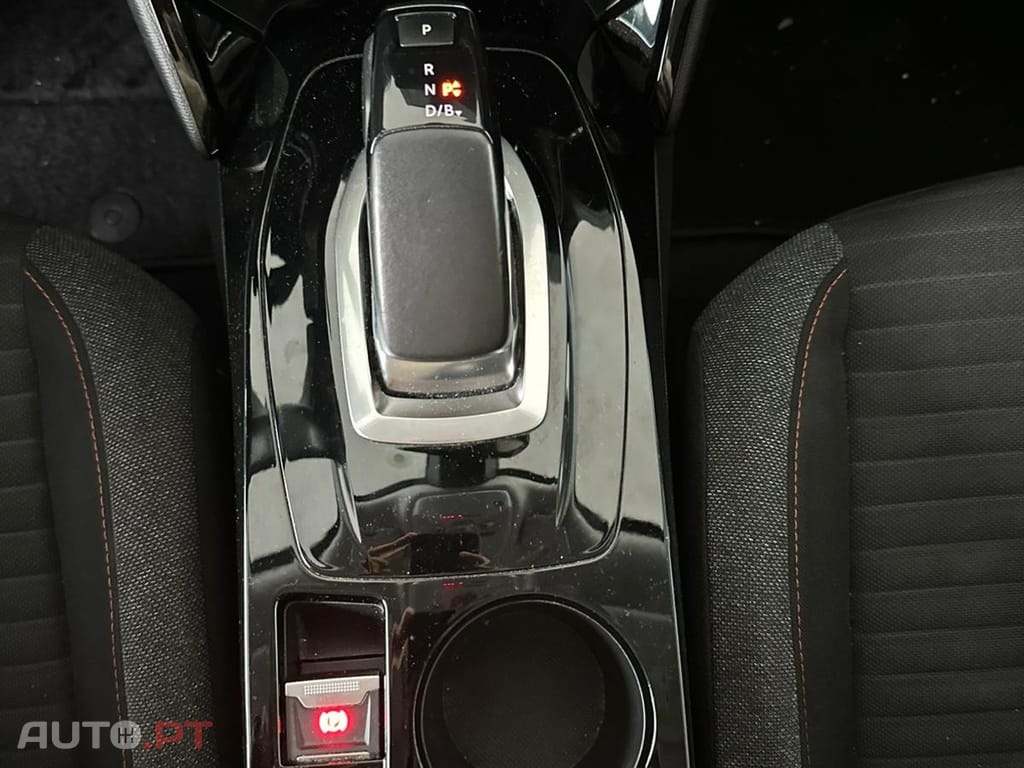 Peugeot E-2008 50 kWh Active Pack