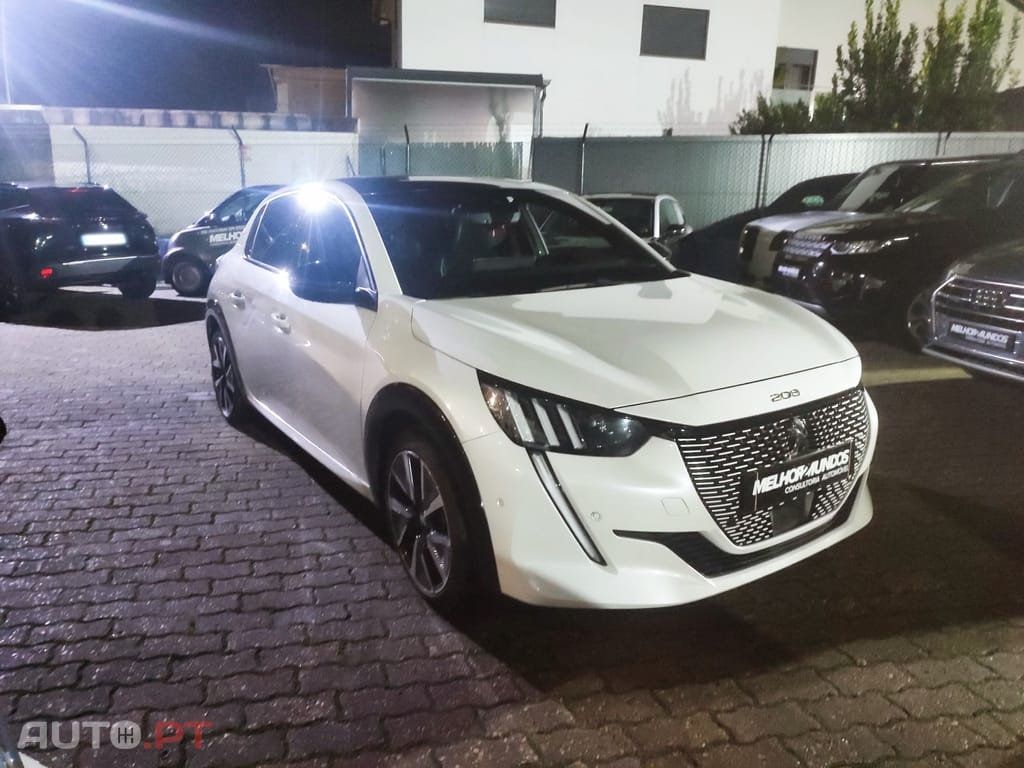 Peugeot E-208 50 kWh GT Pack