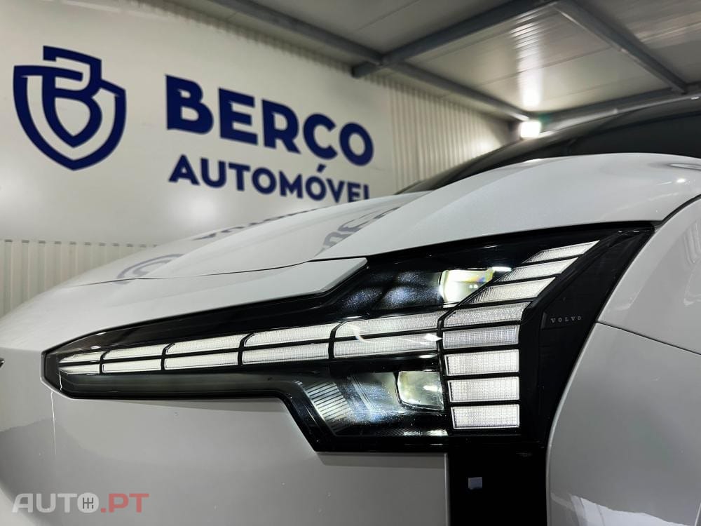 Volvo EX30 Single Motor Extended Range RWD Plus