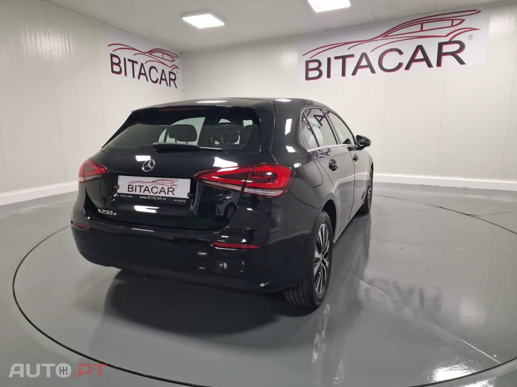 Mercedes-Benz A 250 E STYLE PLUS Hibrido Plug-In