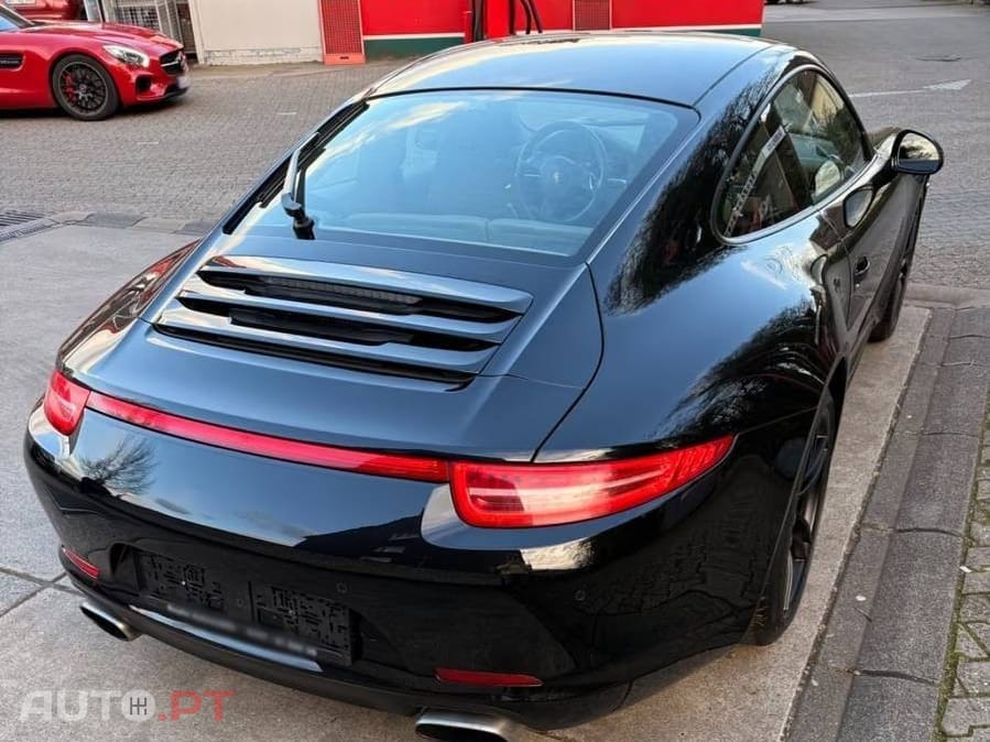 Porsche 911 Carrera 4