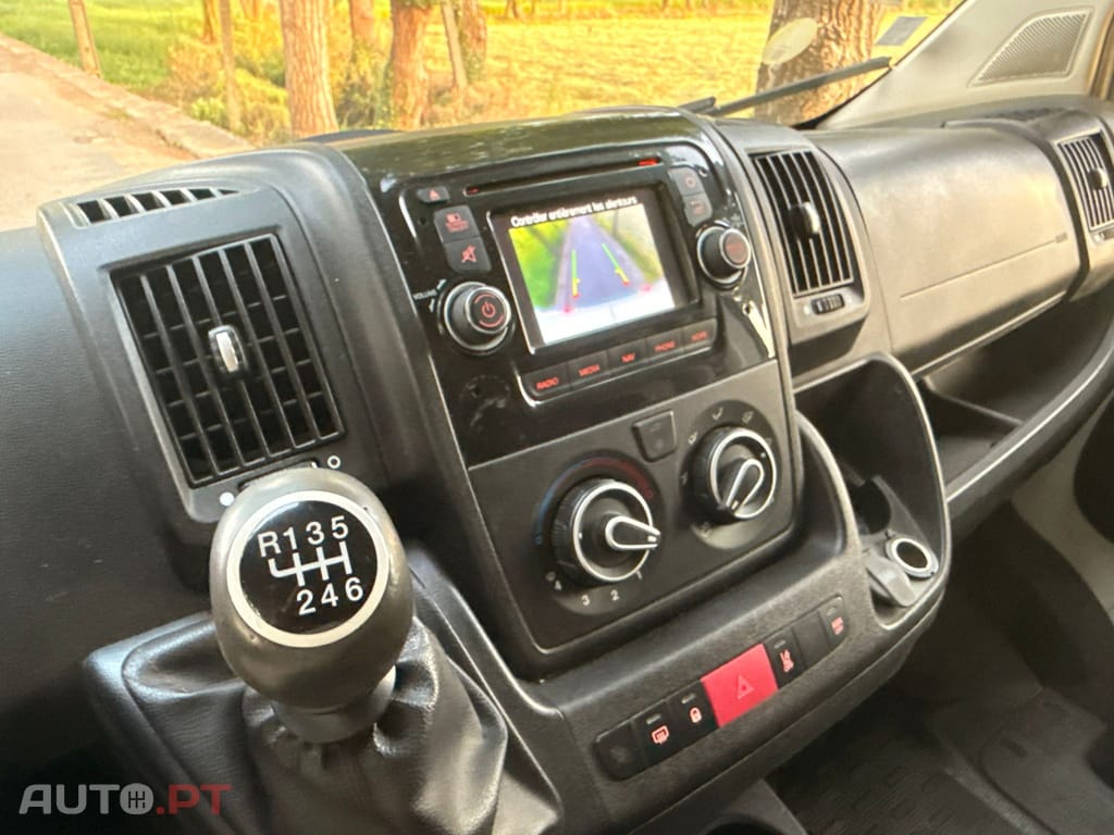 Peugeot Boxer 2.0 BlueHDi 330 L2H2 Premium