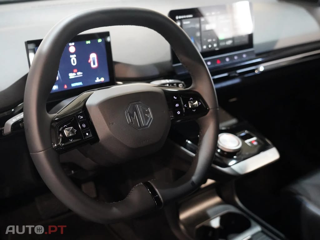 MG MG4 64 kWh Luxury