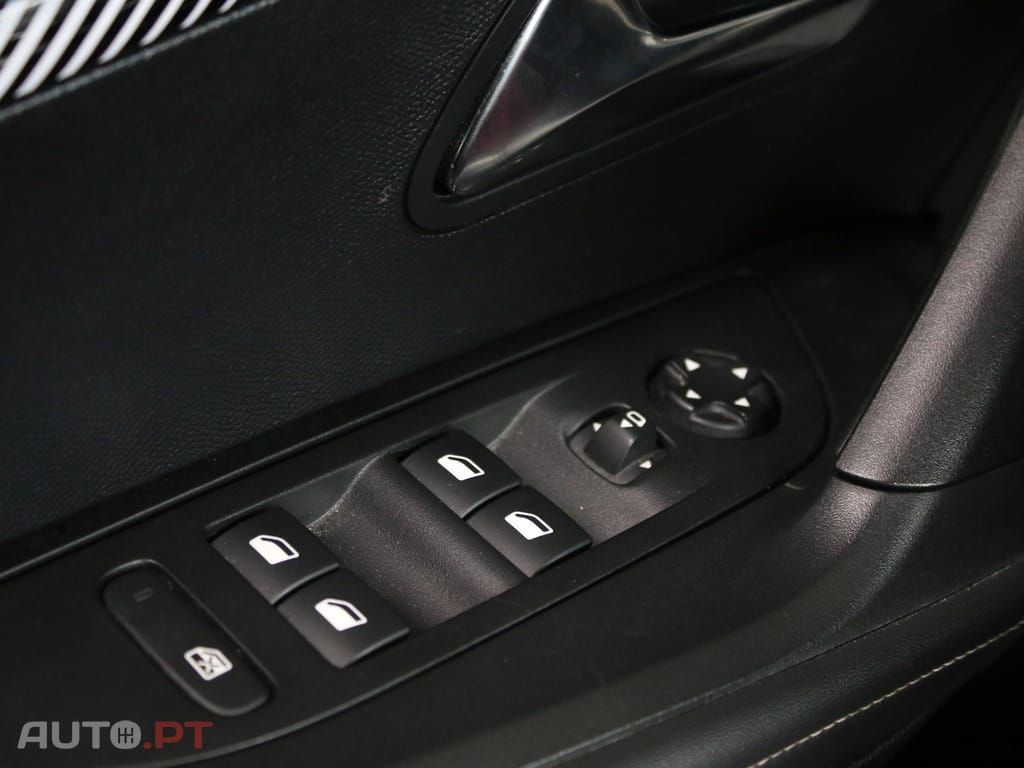 Peugeot 2008 1.2 Allure