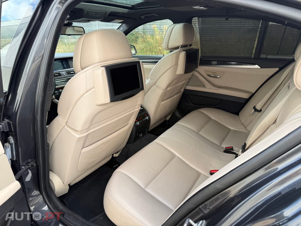 BMW 550 i Pack M Auto