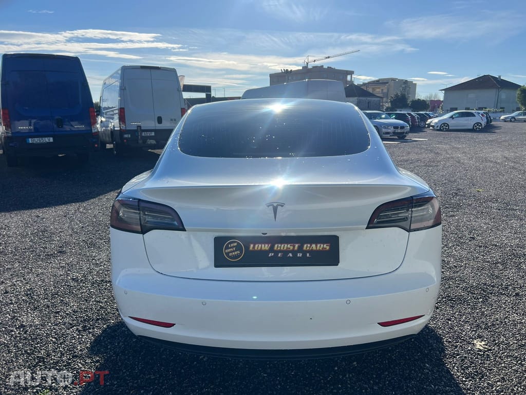 Tesla Model 3 Tração Traseira