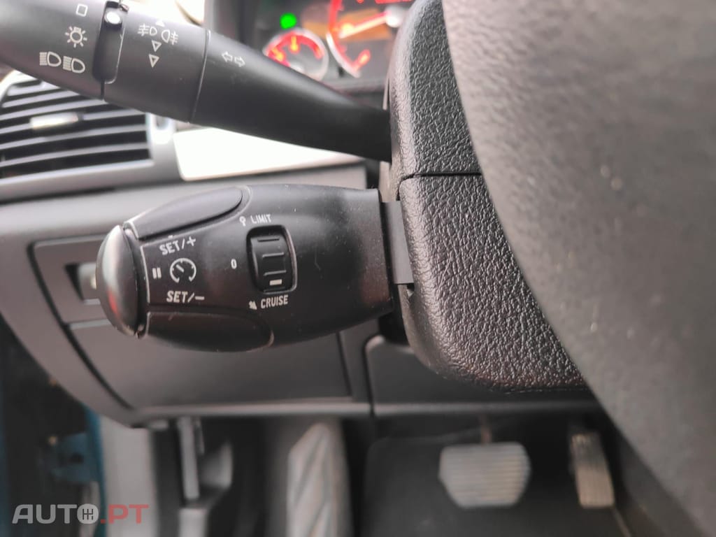 Peugeot 407 Coupé 2.7 HDi V6 AM6
