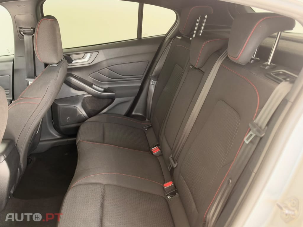 Ford Focus 1.0 EcoBoost MHEV ST-Line