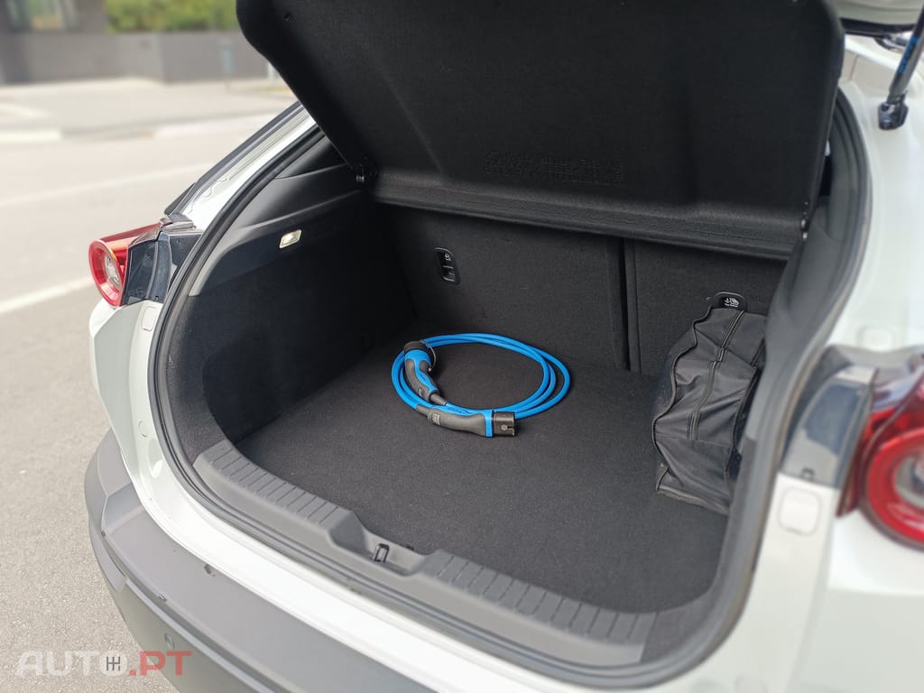 Mazda CX-30 e-SKYACTIV Makoto Urban Expression