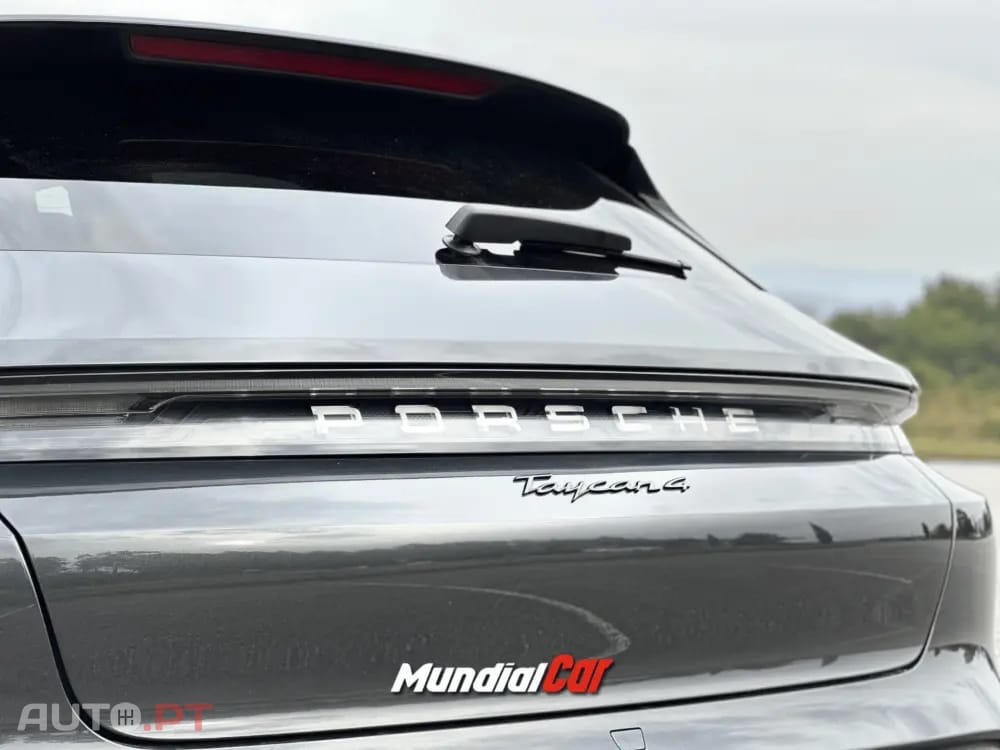Porsche Taycan 4