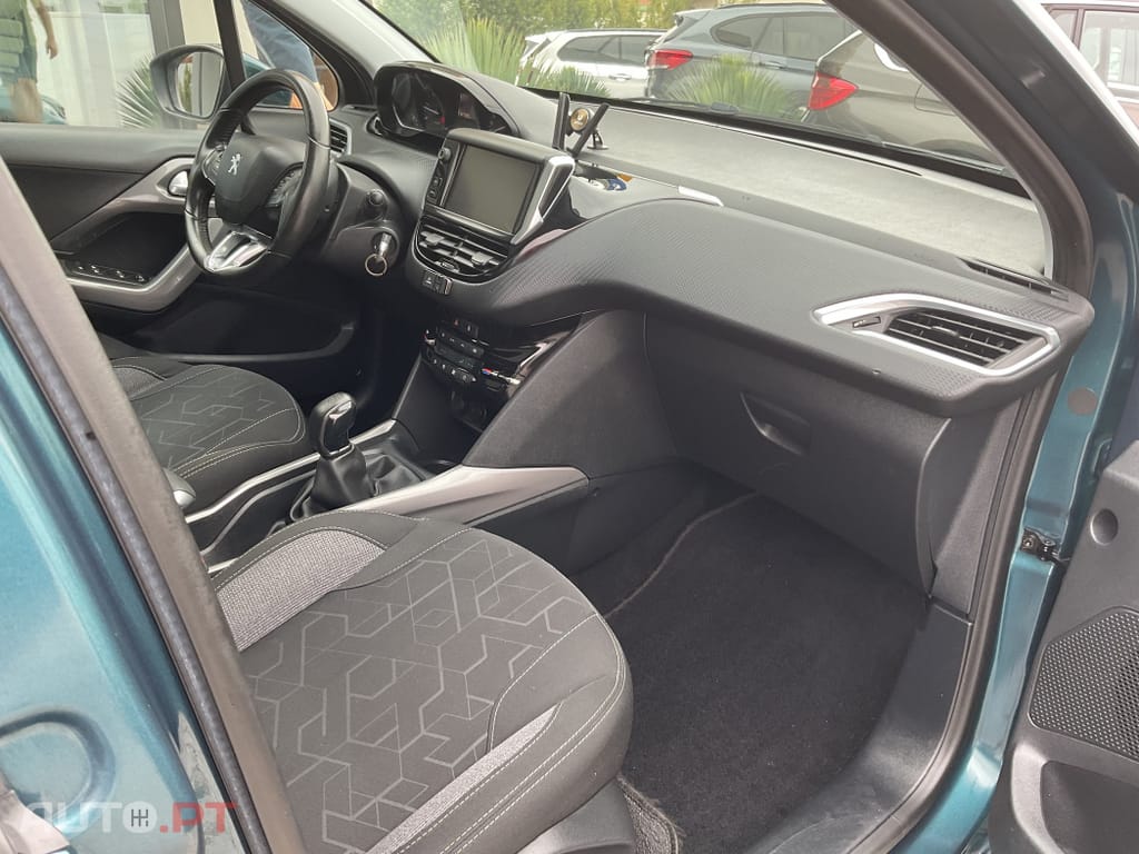 Peugeot 2008 1.6 BlueHDi Allure