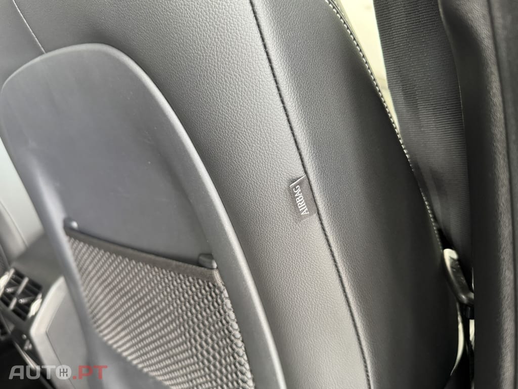 Jaguar E-Pace 1.5 P300e R-Dynamic HSE AWD Aut.