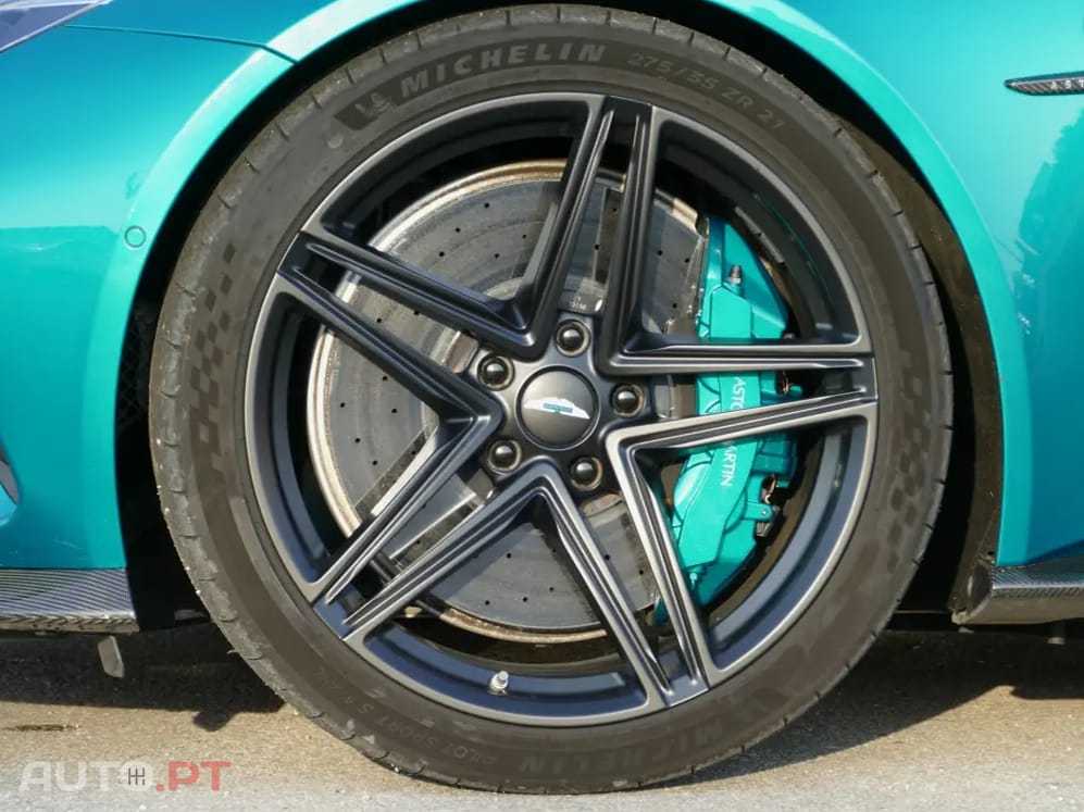 Aston Martin Vantage Coupé V8