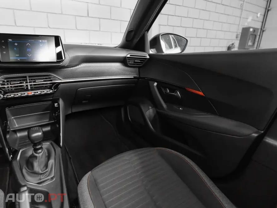 Peugeot 2008 1.2 PureTech Active Pack
