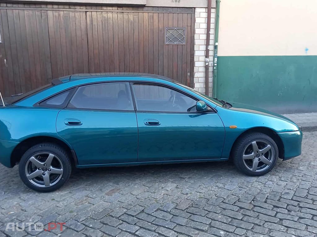 Mazda 323 F 1.5 90cv Direçao assistida