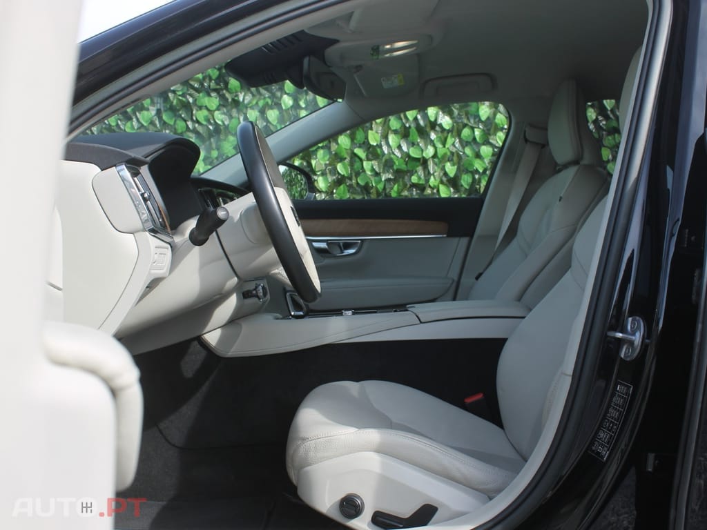 Volvo V90 2.0 T6 PHEV Inscription Expression AWD