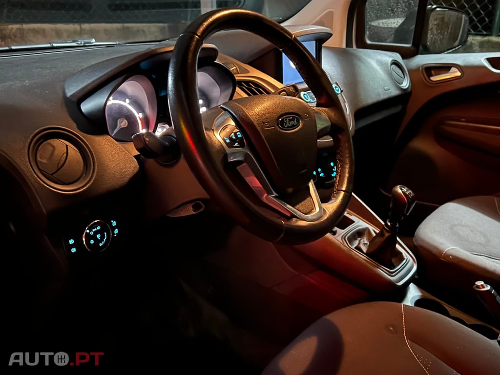 Ford Courier Comercial