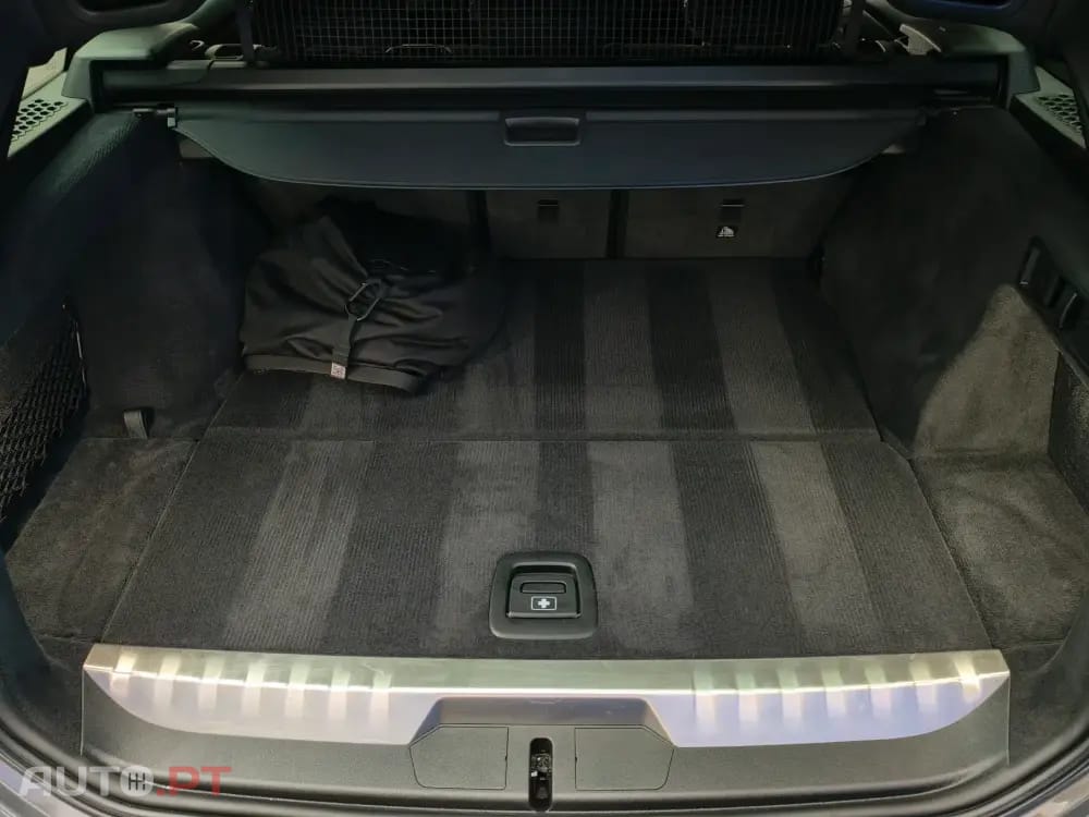 BMW 330 e Pack Desportivo M Pro Auto