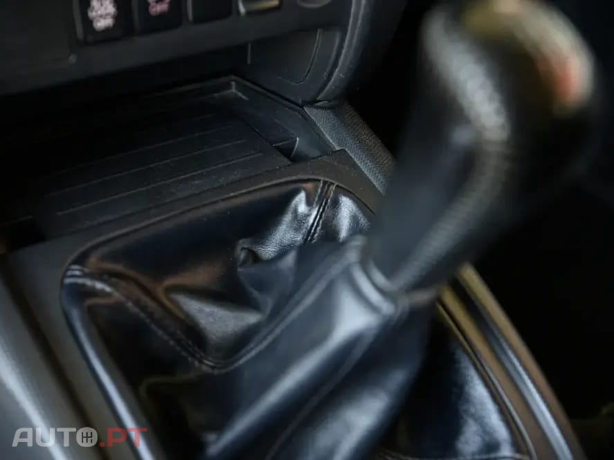 Mitsubishi L200 2.4 DI-D CD Invite 4WD