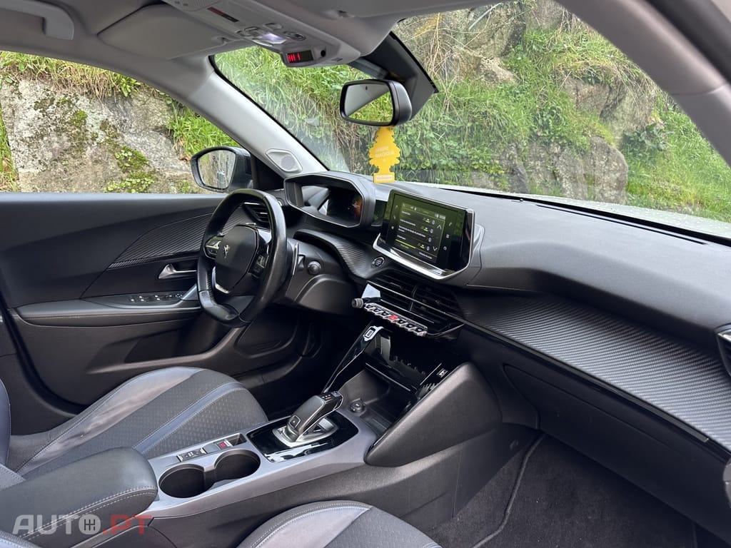 Peugeot 2008 1.5 BlueHDi Allure Pack EAT8