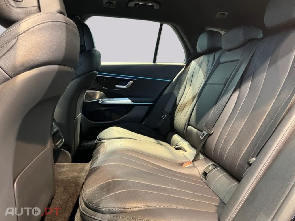 Mercedes-Benz E 300 de T Avantgarde I.V.A DEDUTÍVEL 