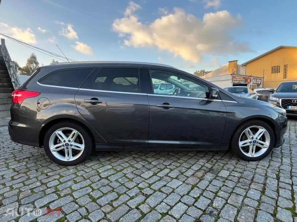 Ford Focus SW 1.0 SCTi Titanium