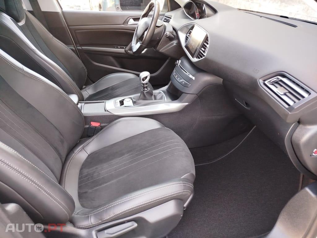 Peugeot 308 PureTech 130 Allure