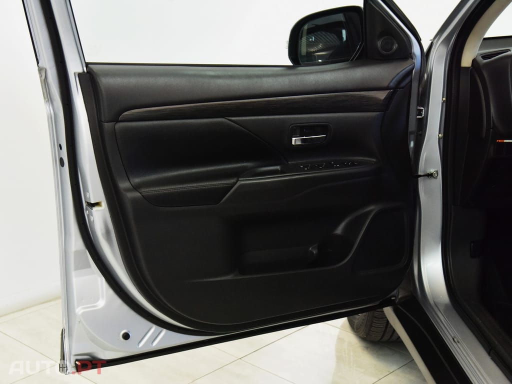 Mitsubishi Outlander 2.2 DI-D Intense+