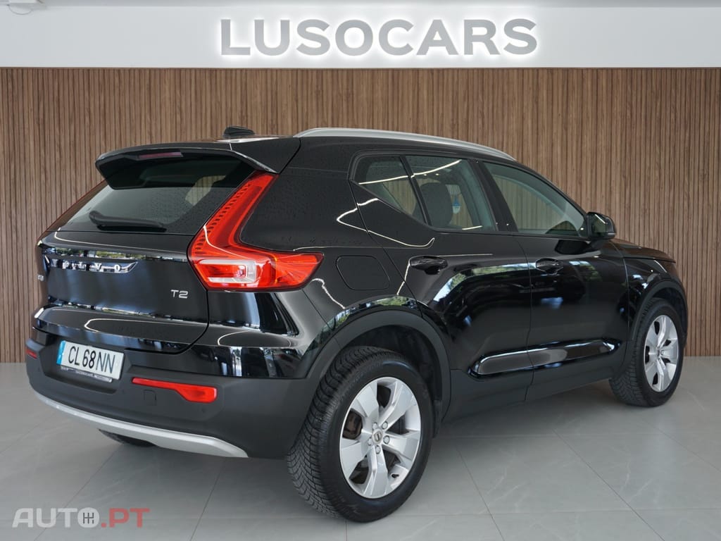 Volvo XC40 1.5 T2 Momentum Plus
