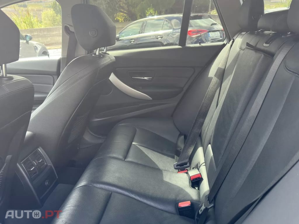 BMW 320 d Touring Advantage Auto