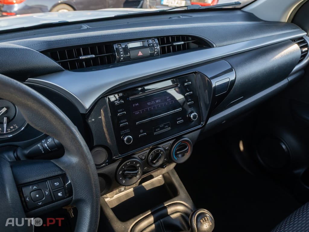 Toyota Hilux 2.4 D-4D 2WD CD CM