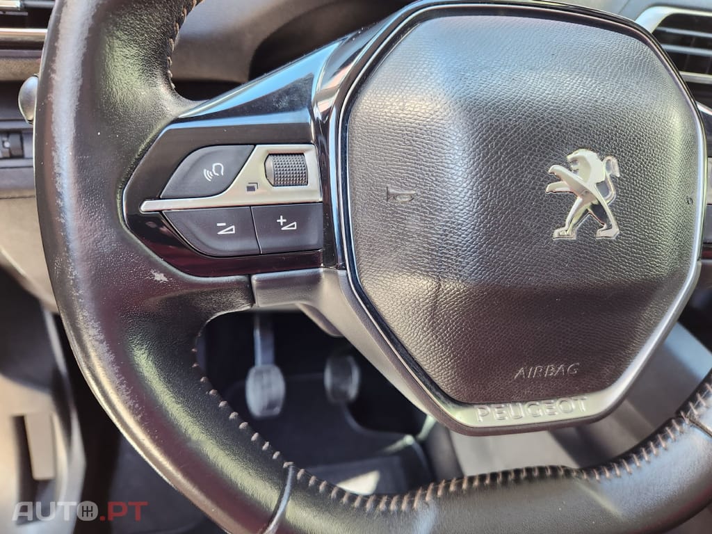 Peugeot 3008 1.5 BlueHDi Active