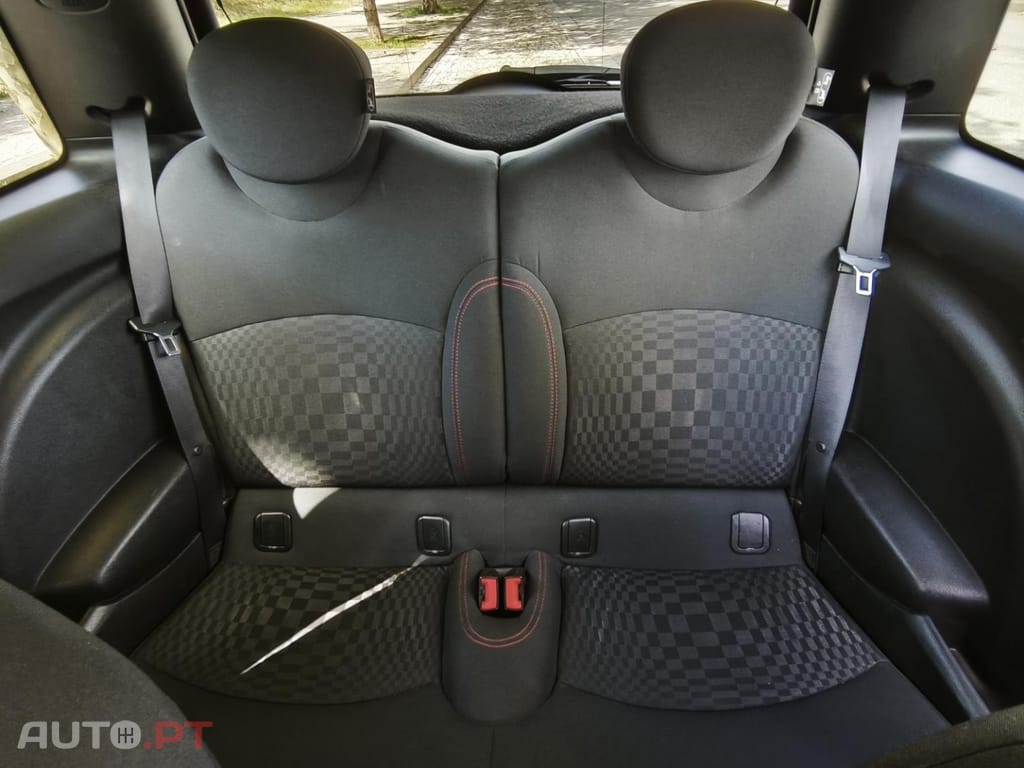 MINI Cooper John Cooper Works 153g