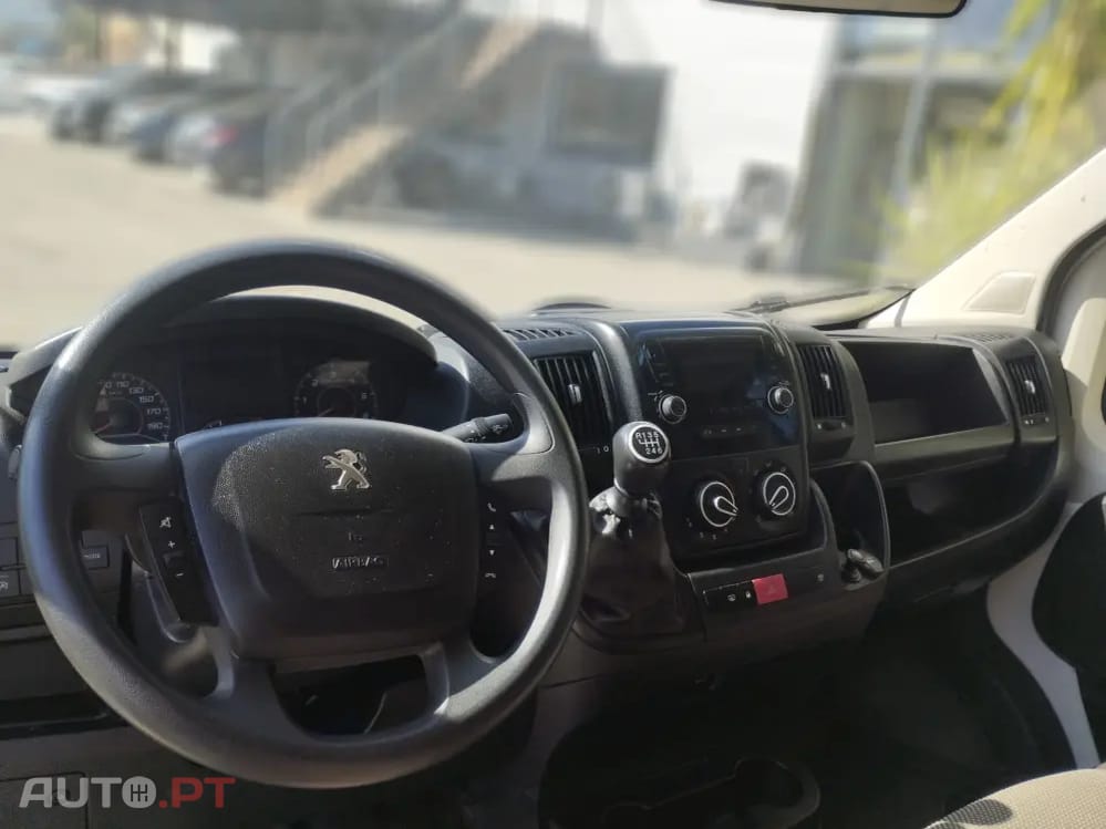 Peugeot Boxer 2.2 BLUE HDI ( CX CARGA BASCULANTE TRASEIRA)