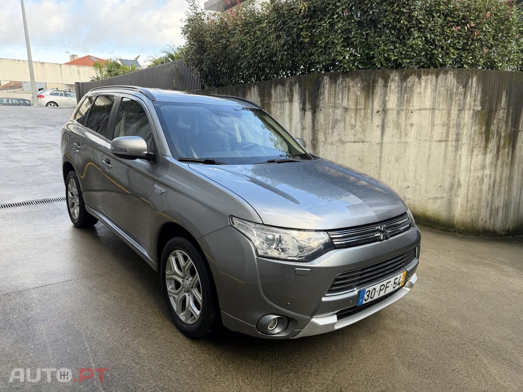 Mitsubishi Outlander 2.0 PHEV Intense Navi