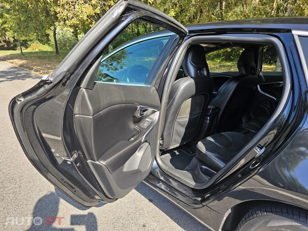 Volvo V40 1.6 D2 R-Design Momentum